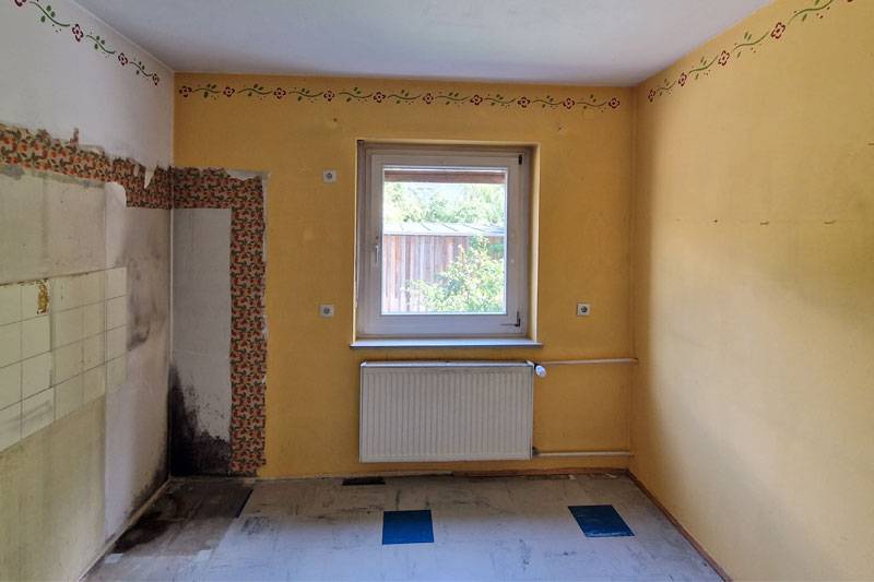 Sanierung eines 2-Familienhauses im Regensburger Westen, Bestand Küche EG