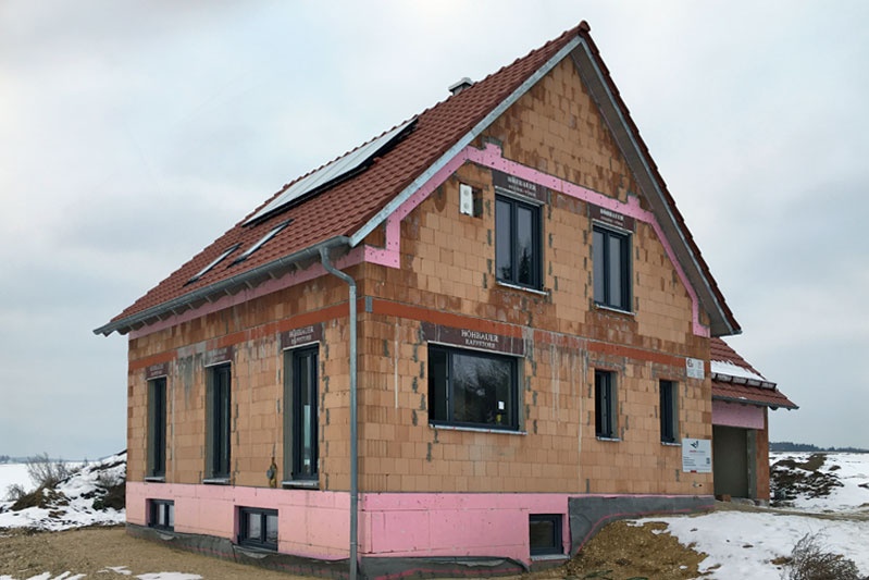Neubau eines Einfamilienhauses in Gebelkofen, Landkreis Regensburg, Bauphase, Ansicht Nordwest