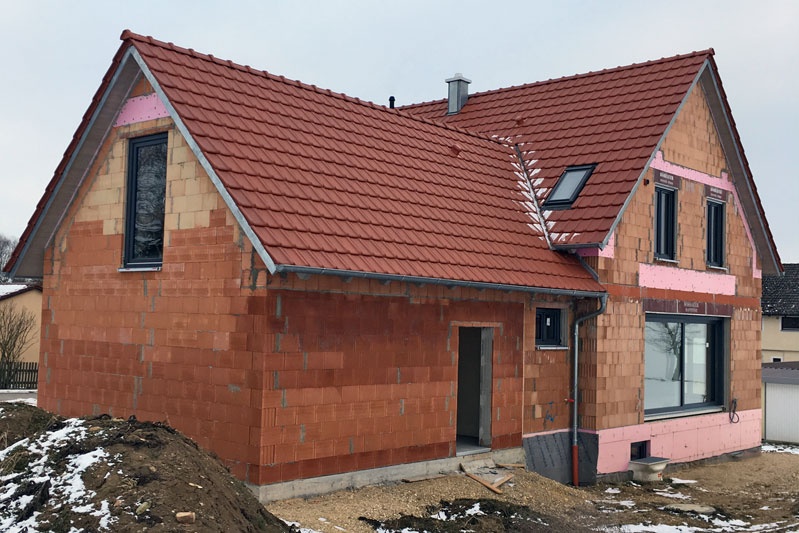 Neubau eines Einfamilienhauses in Gebelkofen, Landkreis Regensburg, Bauphase, Ansicht Südost