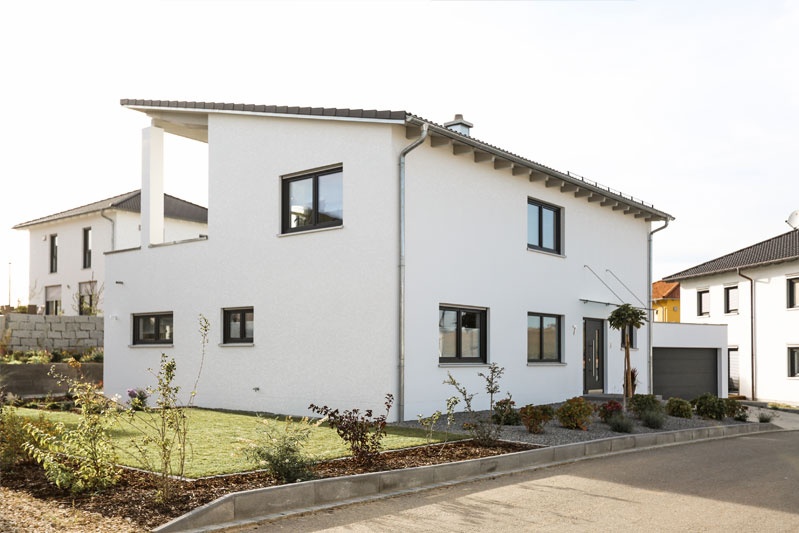 Neubau Einfamilienhaus in Thalmassing, Landkreis Regensburg, Außenansicht Tag