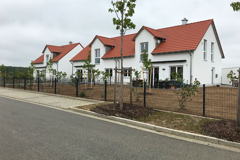 Neubau zwei Doppelhaushälften und ein Kettenhaus in Oberisling, Stadt Regensburg, Aussenansicht nachher
