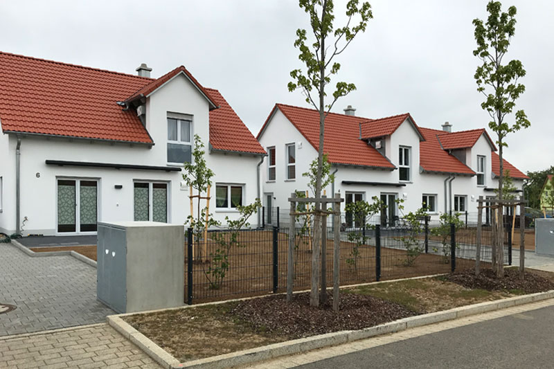 Neubau zwei Doppelhaushälften und ein Kettenhaus in Oberisling, Stadt Regensburg, Aussenansicht nachher