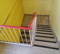 Sanierung Eines 3-Fam.hauses Baujahr Ca. 1960 In Obertraubling, Landkreis Regensburg, Eingangsbereich Bestand