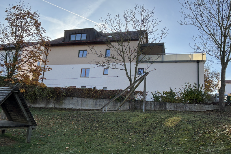 Sanierung eines 3-Fam.Hauses Baujahr ca. 1960 in Obertraubling, Landkreis Regensburg, Eingangsbereich Bestand