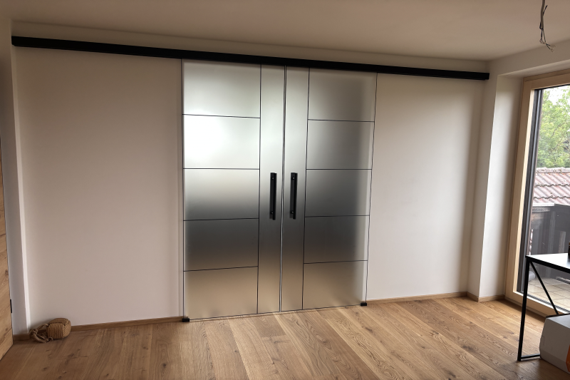 angespannte Wohnungssituation im Raum Regensburg, Dachgeschossausbau im Einfamilienhaus der Eltern, kostengünstig Sanieren, Um- und Ausbau in wenigen Monaten, Sanierung des 30 Jahre alten Bades, Überprüfung der vorhandenen Dämmung und Abdichtung, Eilsbrunn, Gemeinde Sinzing, Lkr. Regensburg